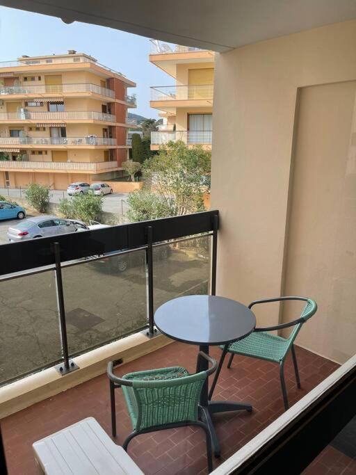 Proche Mer Et Centre Appart 2 Pieces Wifi&Clim سانت ماكسيم المظهر الخارجي الصورة
